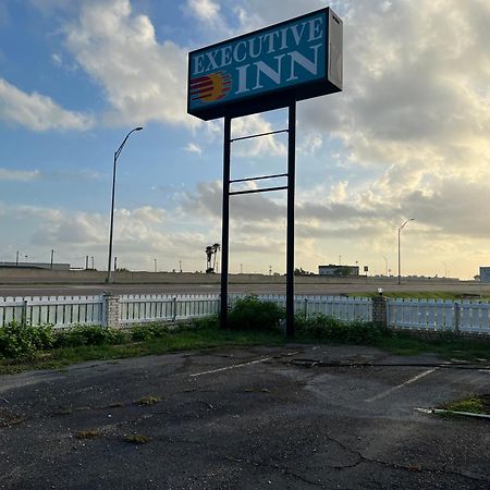 Executive Inn Robstown Exterior photo